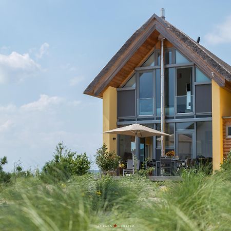 Ostsee - Reetdachhaus Nr 7 "Haddock" Im Strand Resort Heiligenhafen Bagian luar foto