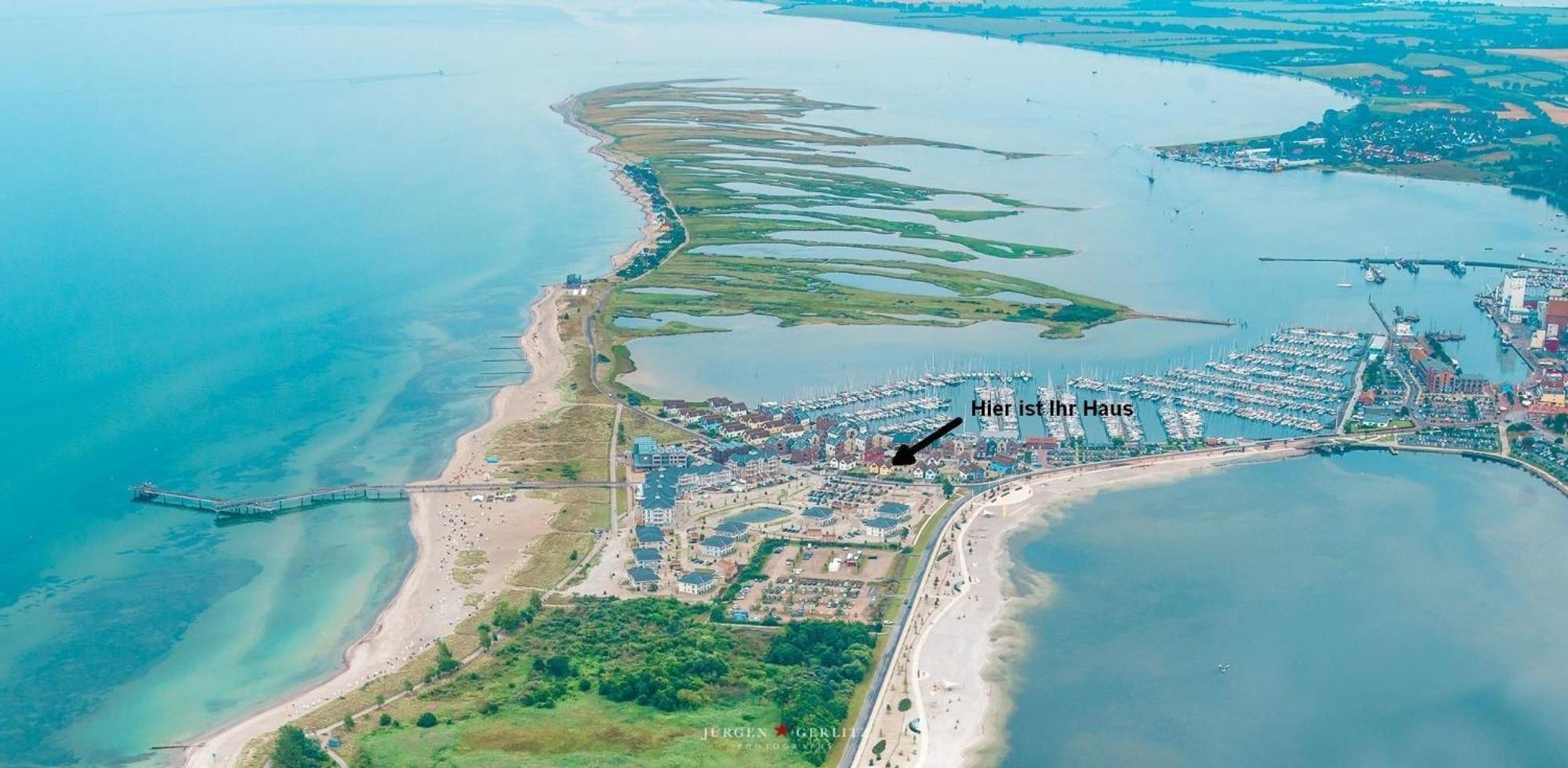 Ostsee - Reetdachhaus Nr 7 "Haddock" Im Strand Resort Heiligenhafen Bagian luar foto